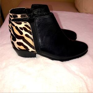 Aldo leather Ankle Boots Leopard Print Patch 7.5